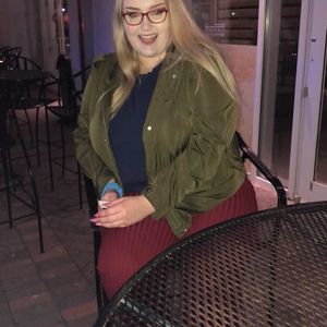 Meet your Posher, Lauren